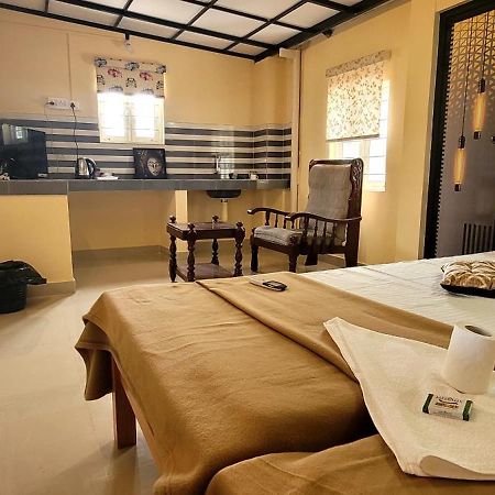 Frangipani Holiday Home Fort Kochi Экстерьер фото